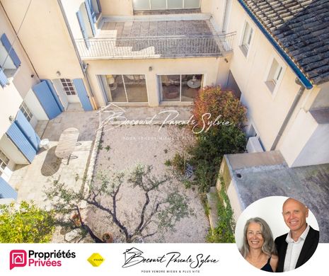 Villa in Saint-Saturnin-lès-Avignon, Vaucluse