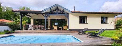 Luxury home in Mios, Gironde