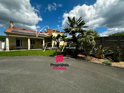 Luxury home in Blanquefort, Gironde
