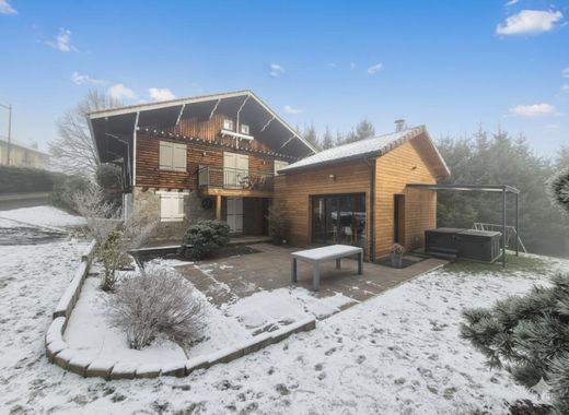 منزل ﻓﻲ Saint-Genest-Malifaux, Loire