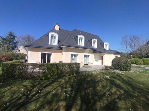 豪宅  Noyal, Côtes-d'Armor
