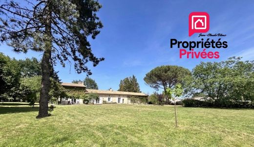 Luxury home in Tizac-de-Lapouyade, Gironde