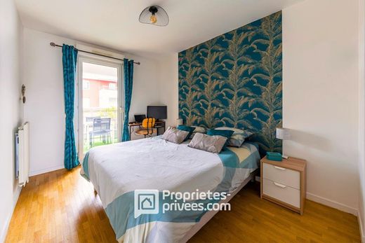 Apartment in Massy, Essonne