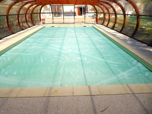 Luxury home in Libourne, Gironde