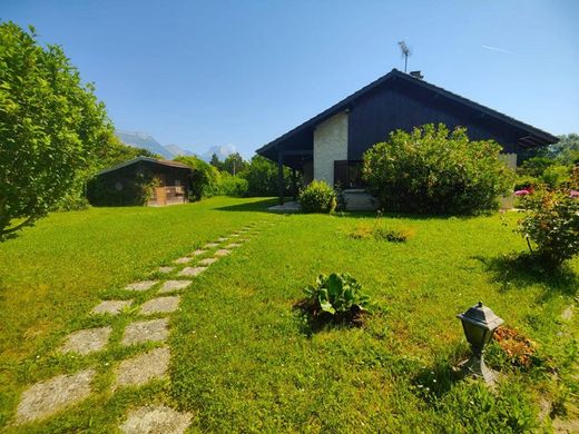 Luxus-Haus in Meylan, Isère
