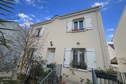 Элитный дом, Colombes, Hauts-de-Seine