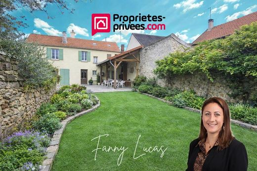 Luxury home in Marcoussis, Essonne