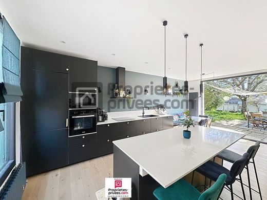 Casa di lusso a Crécy-la-Chapelle, Seine-et-Marne