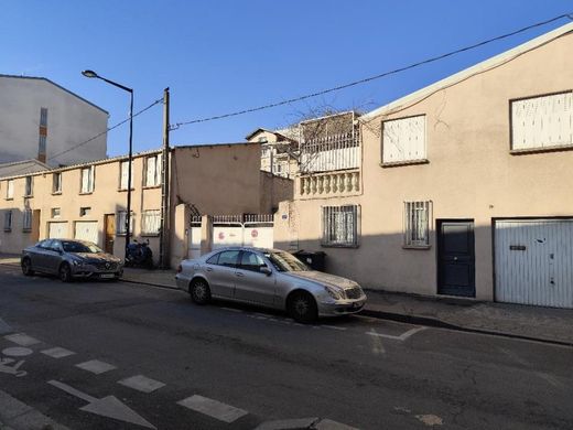 别墅  Aubervilliers, Seine-Saint-Denis
