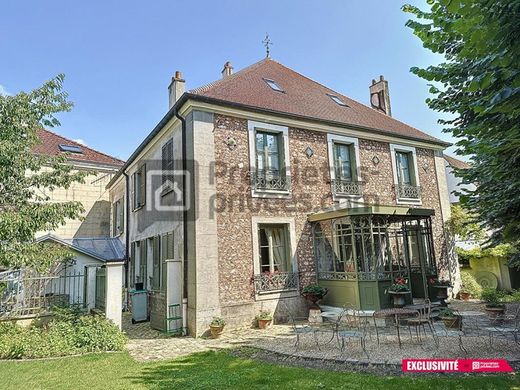 Luxury home in Brie-Comte-Robert, Seine-et-Marne