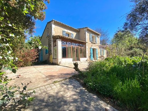 Villa in Saint-Rémy-de-Provence, Bouches-du-Rhône