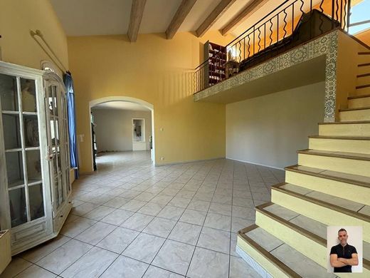 Luxury home in Trets, Bouches-du-Rhône