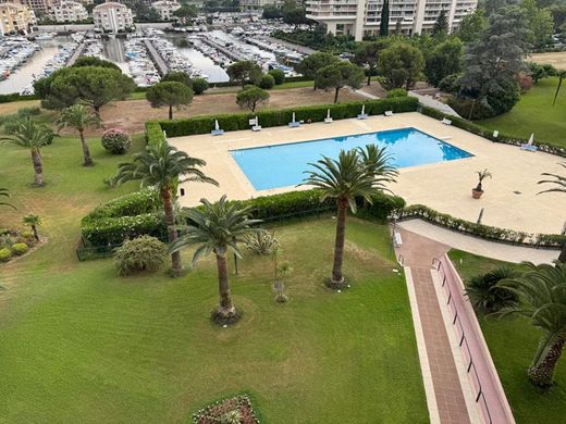 Квартира, Mandelieu-la-Napoule, Alpes-Maritimes