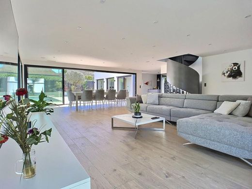 Casa de lujo en Le Taillan-Médoc, Gironda