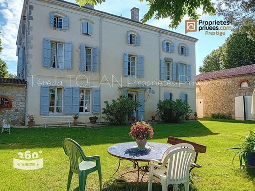 Castle in Agen, Lot-et-Garonne