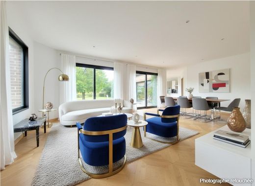 Luxury home in Nomain, North