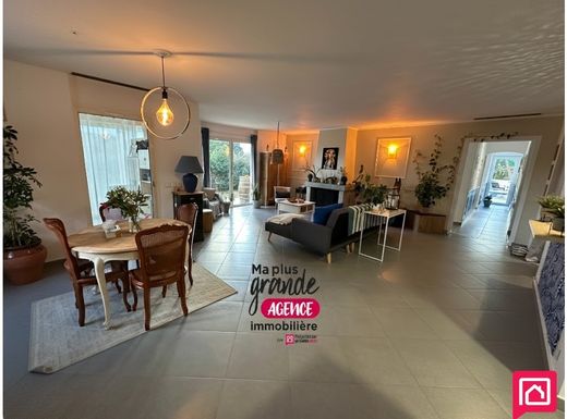 Πολυτελή κατοικία σε Sainte-Lucie de Porto-Vecchio, South Corsica