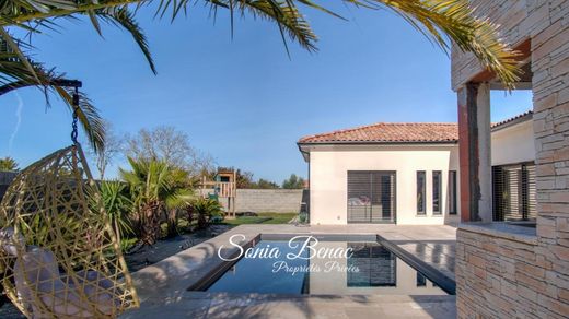 Luxury home in Carbonne, Upper Garonne