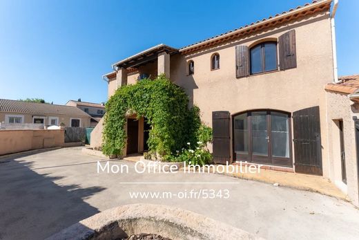 Luxe woning in Marignane, Bouches-du-Rhône
