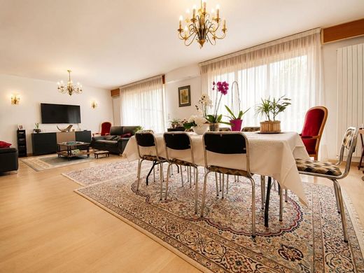 Casa de lujo en Asnières-sur-Seine, Altos de Sena