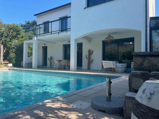 Villa in Le Cap D'Agde, Hérault