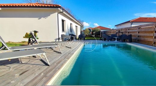 Luxury home in Mimizan, Landes