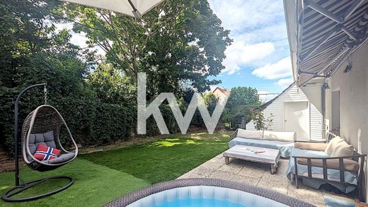 Luxury home in Soisy-sous-Montmorency, Val d'Oise