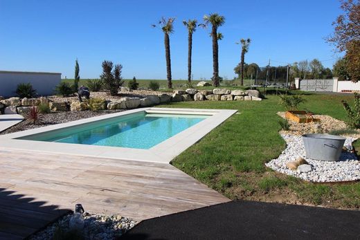 Villa a Saintes, Charente-Maritime