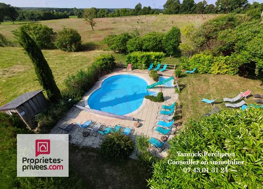 豪宅  Noyant, Maine-et-Loire