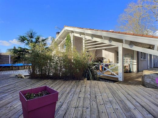 Luxury home in Léognan, Gironde