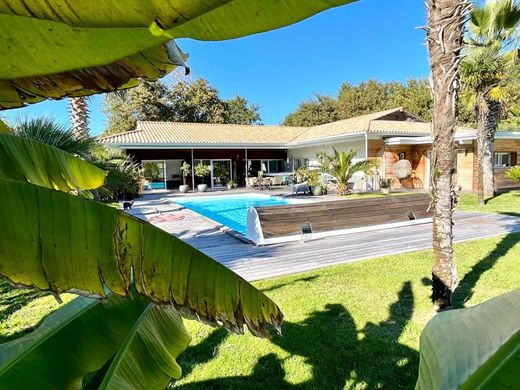 Luxury home in Cestas, Gironde
