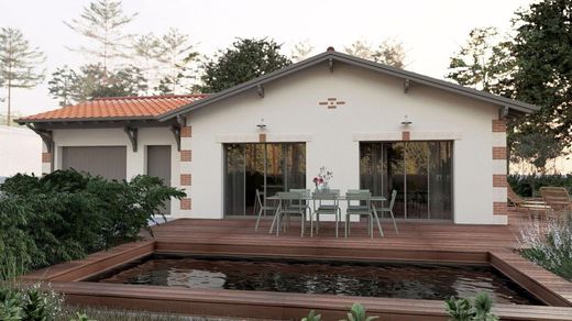 Luxury home in Saint-Jean-d'Illac, Gironde