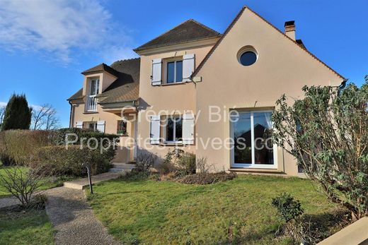 5 bedroom luxury House for sale in Coulommiers, Île-de-France ...