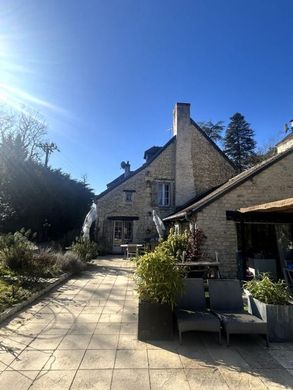 Saint-Martin-d'Heuille, Nièvreの高級住宅