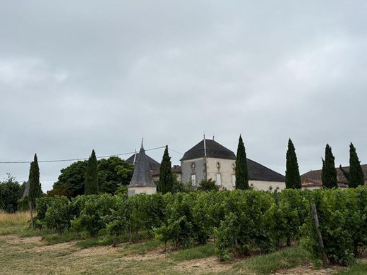 Luxury home in Massugas, Gironde