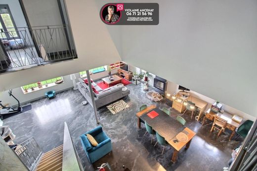 Luxury home in Chimilin, Isère