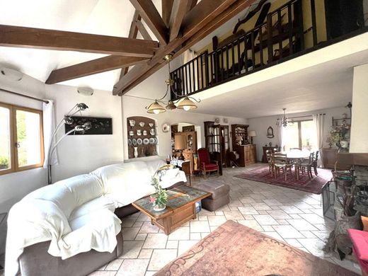 Luxury home in Thoiry, Yvelines