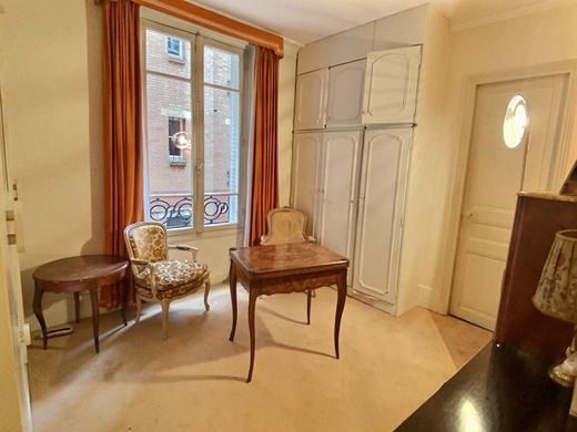 Apartment in La Muette, Auteuil, Porte Dauphine, Paris