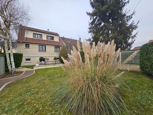 Luxus-Haus in Beauchamp, Val d'Oise