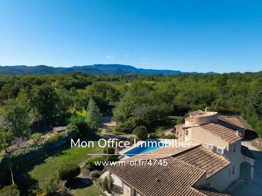 빌라 / Saint-Maximin-la-Sainte-Baume, Var