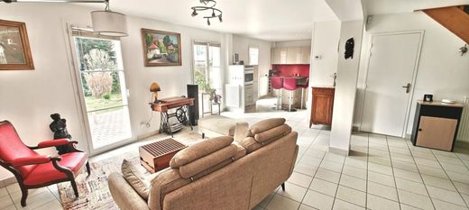 Casa di lusso a Bois-d'Arcy, Yvelines