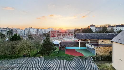 Apartment / Etagenwohnung in Versailles, Yvelines