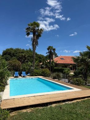 Luksusowy dom w Eugénie-les-Bains, Landes