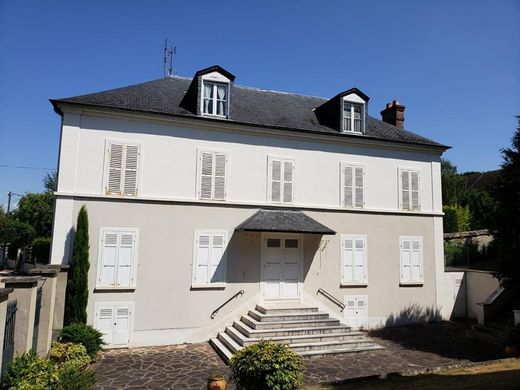 Saintry-sur-Seine, Essonneの高級住宅