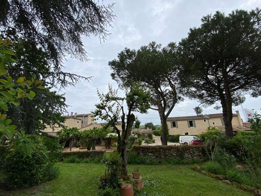 Villa in Saint-Macaire, Gironde