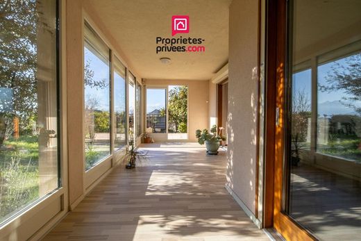 Piso / Apartamento en Cranves-Sales, Alta Saboya