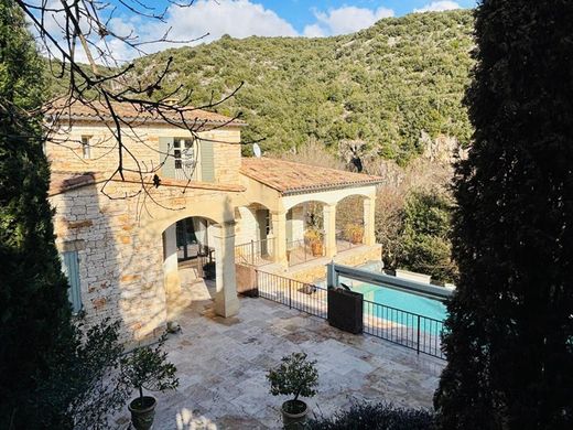 Вилла, Uzès, Gard