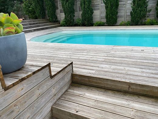 Villa in Lège-Cap-Ferret, Gironde
