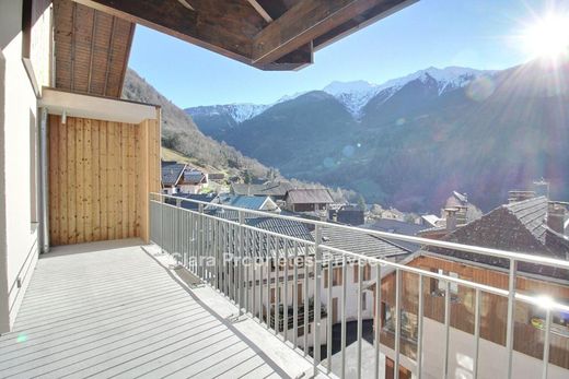 Apartment / Etagenwohnung in Queige, Savoy
