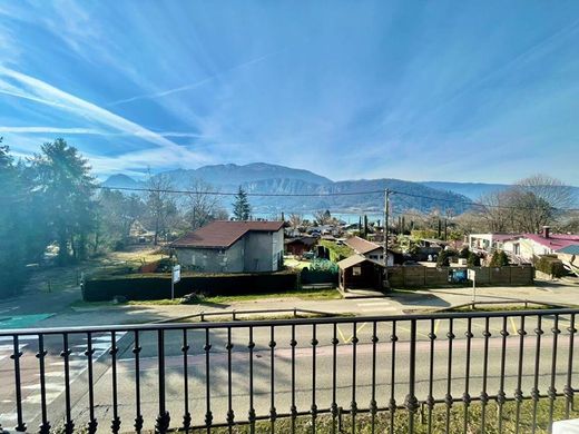 Apartment in Talloires, Haute-Savoie